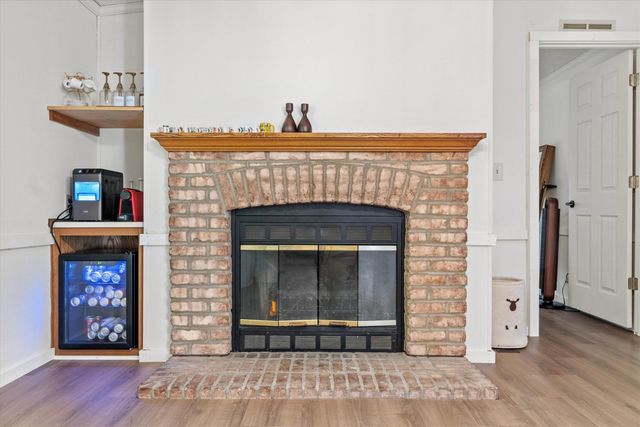 1 Longwood Lane, Merrimack, NH 03054