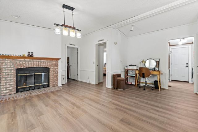 1 Longwood Lane, Merrimack, NH 03054