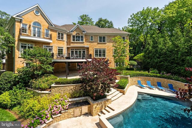 3801 52ND ST NW, Washington, DC 20016