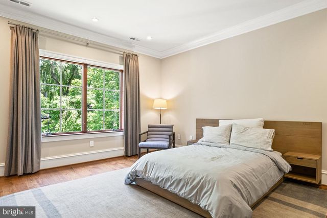 3801 52ND ST NW, Washington, DC 20016