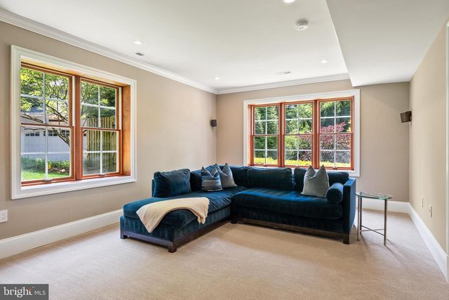 3801 52ND ST NW, Washington, DC 20016