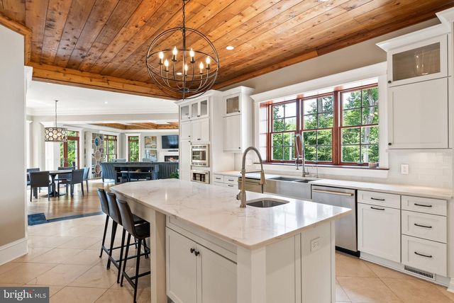 3801 52ND ST NW, Washington, DC 20016