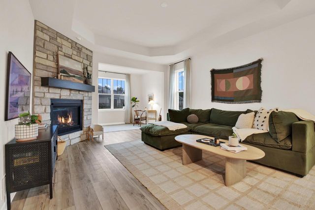 W204N17637 Laurel PLACE, Jackson, WI 53037