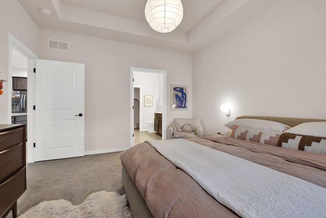 W204N17637 Laurel PLACE, Jackson, WI 53037