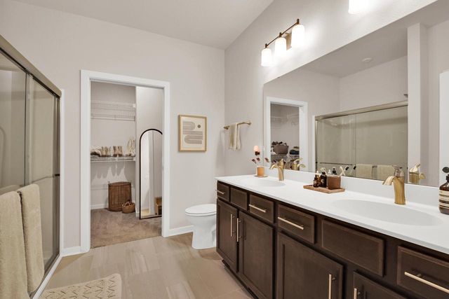 W204N17637 Laurel PLACE, Jackson, WI 53037