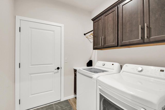 W204N17637 Laurel PLACE, Jackson, WI 53037