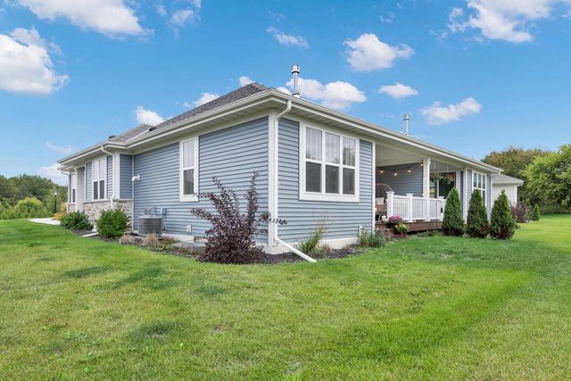 W204N17637 Laurel PLACE, Jackson, WI 53037