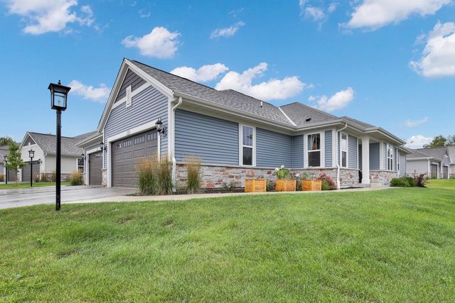 W204N17637 Laurel PLACE, Jackson, WI 53037