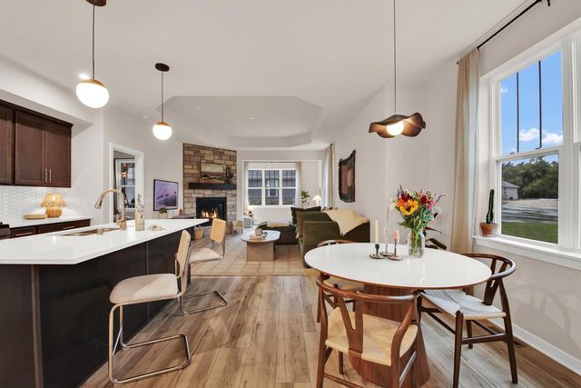 W204N17637 Laurel PLACE, Jackson, WI 53037