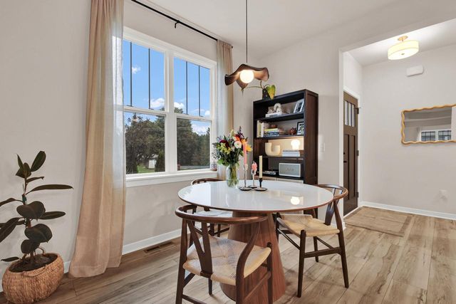 W204N17637 Laurel PLACE, Jackson, WI 53037