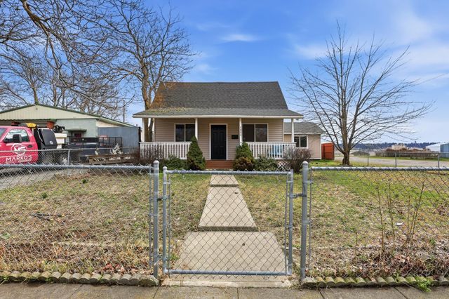 1902 E MALLON Ave, Spokane, WA 99202