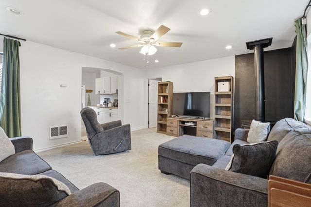 1902 E MALLON Ave, Spokane, WA 99202