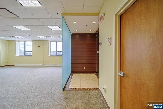 280 Broad Avenue 3F, Palisades Park, NJ 07650