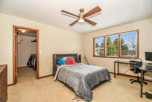 55 OAK CREEK Drive, Yorkville, IL 60560