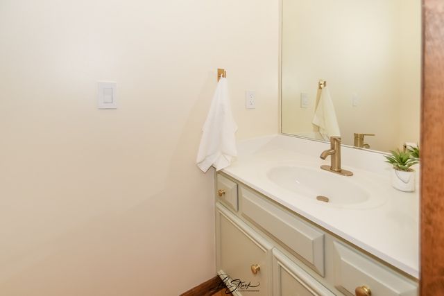 55 OAK CREEK Drive, Yorkville, IL 60560