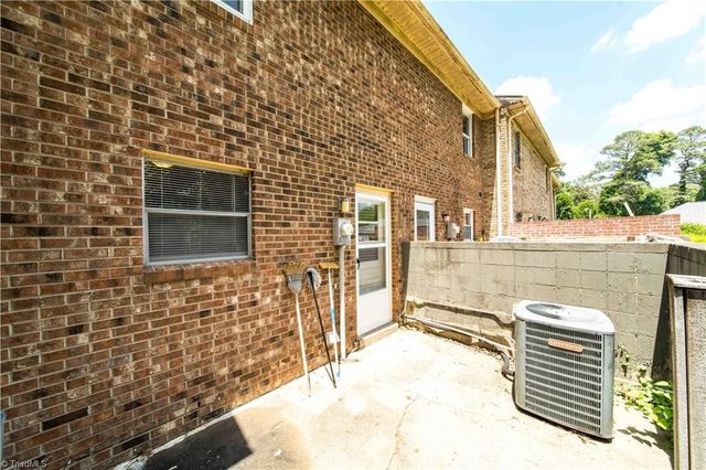 1929 Vantage Point Place, Greensboro, NC 27407