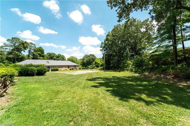 1929 Vantage Point Place, Greensboro, NC 27407