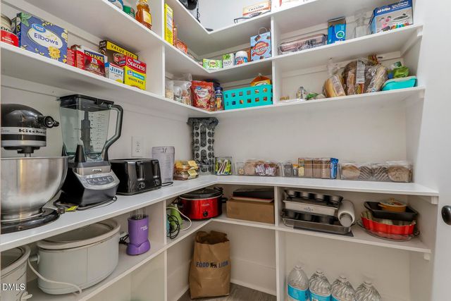 7032 Oakville Lane, New Hill, NC 27562