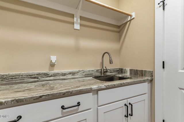7032 Oakville Lane, New Hill, NC 27562