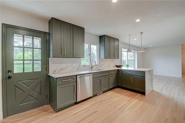 2410 Bitting Road, Winston-salem, NC 27104