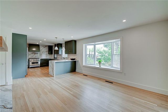 2410 Bitting Road, Winston-salem, NC 27104