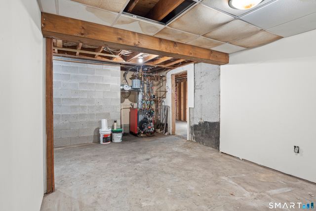 4 Tarklin Hill Road, Voluntown, CT 06384