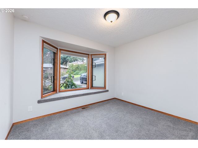 7765 Sw GENTLE WOODS Dr, Portland, OR 97224