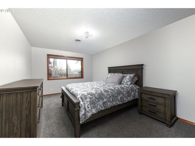 7765 Sw GENTLE WOODS Dr, Portland, OR 97224