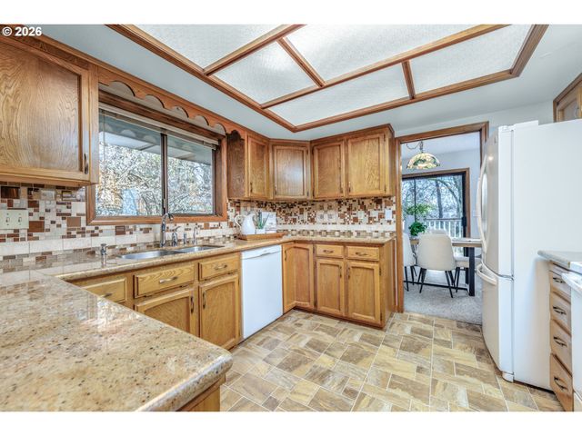 7765 Sw GENTLE WOODS Dr, Portland, OR 97224