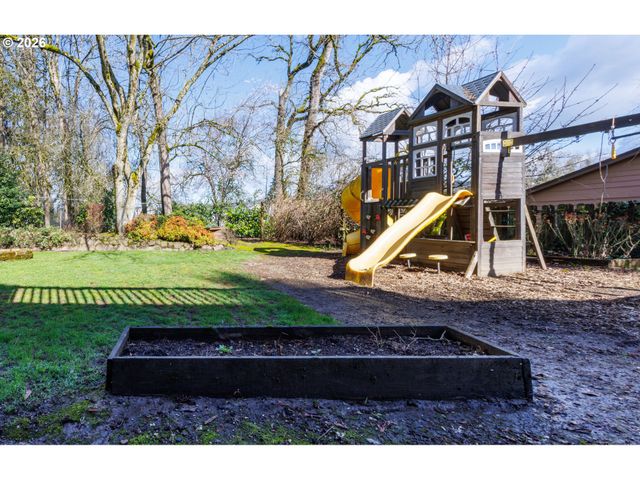 7765 Sw GENTLE WOODS Dr, Portland, OR 97224