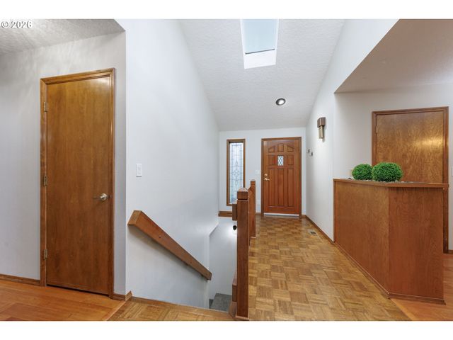 7765 Sw GENTLE WOODS Dr, Portland, OR 97224