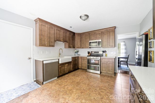 11001 Fox Mill Lane, Charlotte, NC 28277