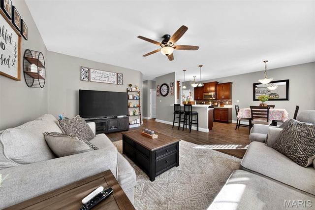 226 Flint Brook Drive, O'fallon, MO 63366