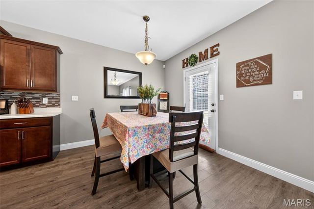 226 Flint Brook Drive, O'fallon, MO 63366