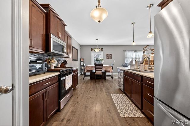 226 Flint Brook Drive, O'fallon, MO 63366