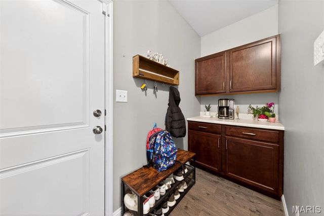 226 Flint Brook Drive, O'fallon, MO 63366