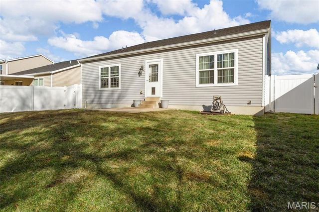 226 Flint Brook Drive, O'fallon, MO 63366