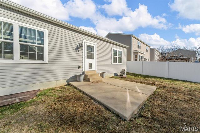 226 Flint Brook Drive, O'fallon, MO 63366