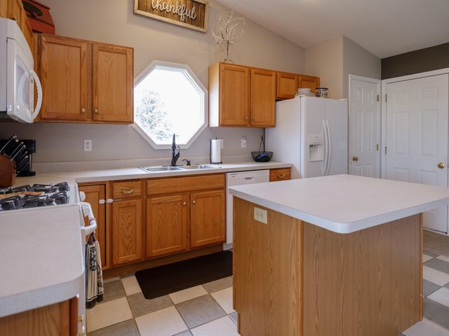 53322 Rolling Meadow Boulevard, Paw Paw, MI 49079