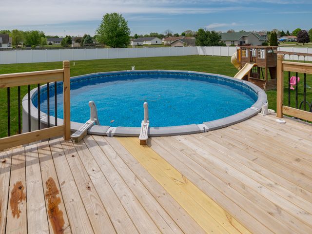 53322 Rolling Meadow Boulevard, Paw Paw, MI 49079