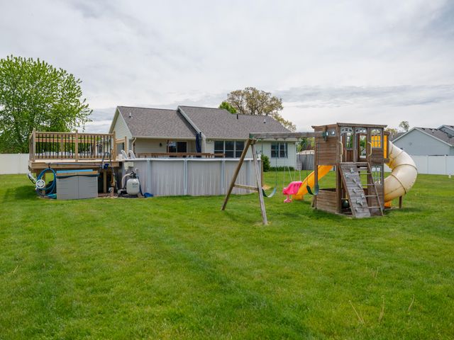 53322 Rolling Meadow Boulevard, Paw Paw, MI 49079