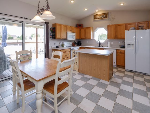 53322 Rolling Meadow Boulevard, Paw Paw, MI 49079