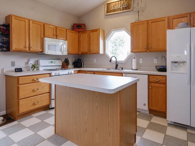 53322 Rolling Meadow Boulevard, Paw Paw, MI 49079