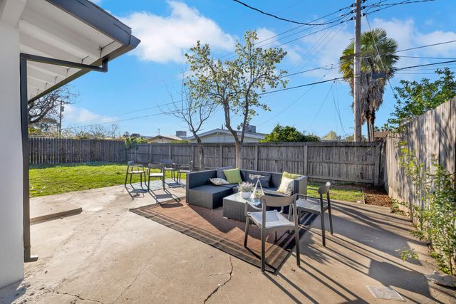 3628 Floral Dr, North Highlands, CA 95660