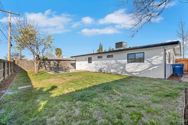 3628 Floral Dr, North Highlands, CA 95660