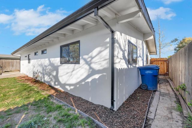 3628 Floral Dr, North Highlands, CA 95660