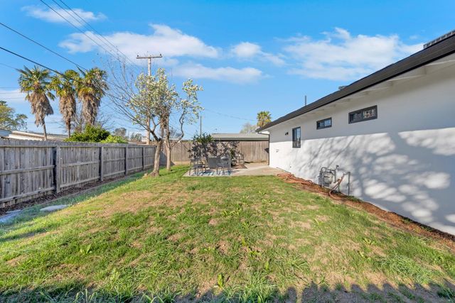 3628 Floral Dr, North Highlands, CA 95660