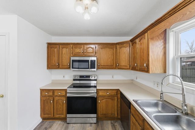 577 S Lucas Street, Junction City, KY 40440