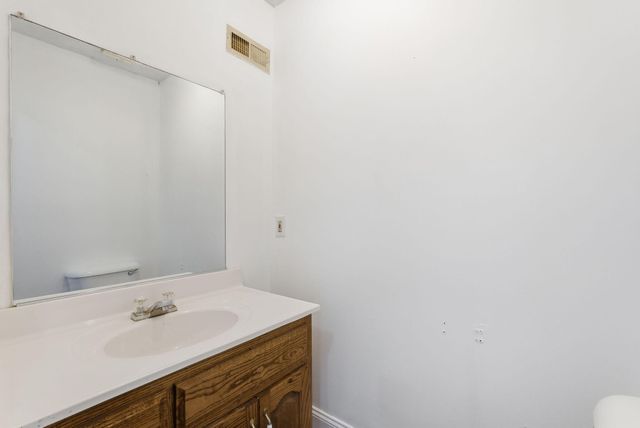 577 S Lucas Street, Junction City, KY 40440