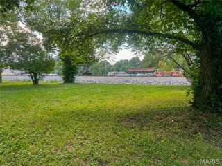 200 S Edwards Street, Staunton, IL 62088